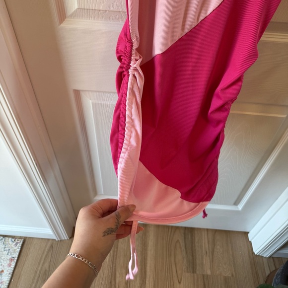 Bodycon Ribbed Ruched Dress - Picture 6 of 7